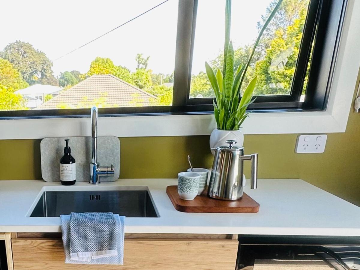 Beckenham Studio On Tree Lined Street Christchurch Eksteriør billede