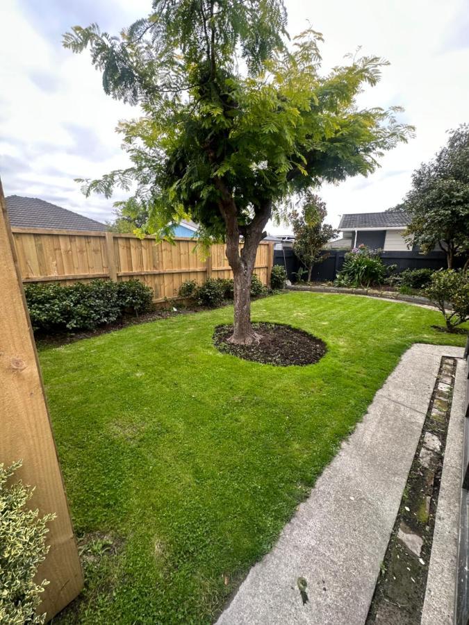 Beckenham Studio On Tree Lined Street Christchurch Eksteriør billede